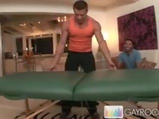 Latino głębokie tissue massage.p1