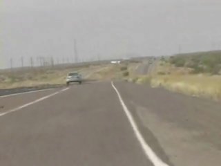 Driving سريع. 150mph, و عرض بعيدا لها هيئة