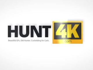 Hunt4k&period; captivating hottie është i sëmurë i i varfër companion dhe dëshiron para në dorë