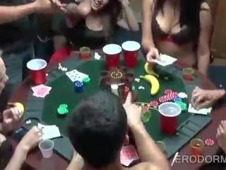 Sexo filme poker jogo em universidade dormitório quarto festa