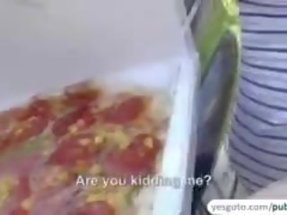 Öffentlich ficken mit pizza lieferung fräulein