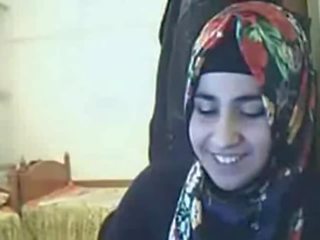 Video- - hijab mademoiselle näyttää perse päällä verkkokameran