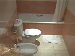 Skrytý camara seductress kúpeľ masturbácie