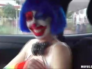 Schwer ficken ein sedusive clown entlang die weg