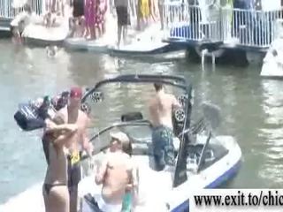 Outrageous bikini chicks at publik prau katelu video