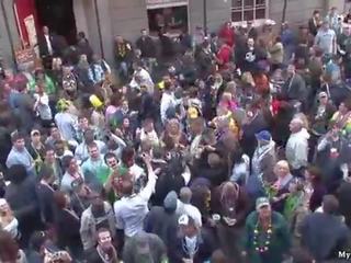 Mardi-gras-coeds-scene 10