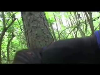 Publicagent hd eva neemt contant voor seks film in de bos