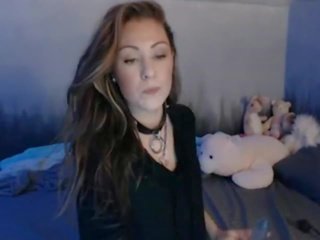 Verrukkelijk hottie deapthroats dildo - vinden haar op freewebcamsxxx*